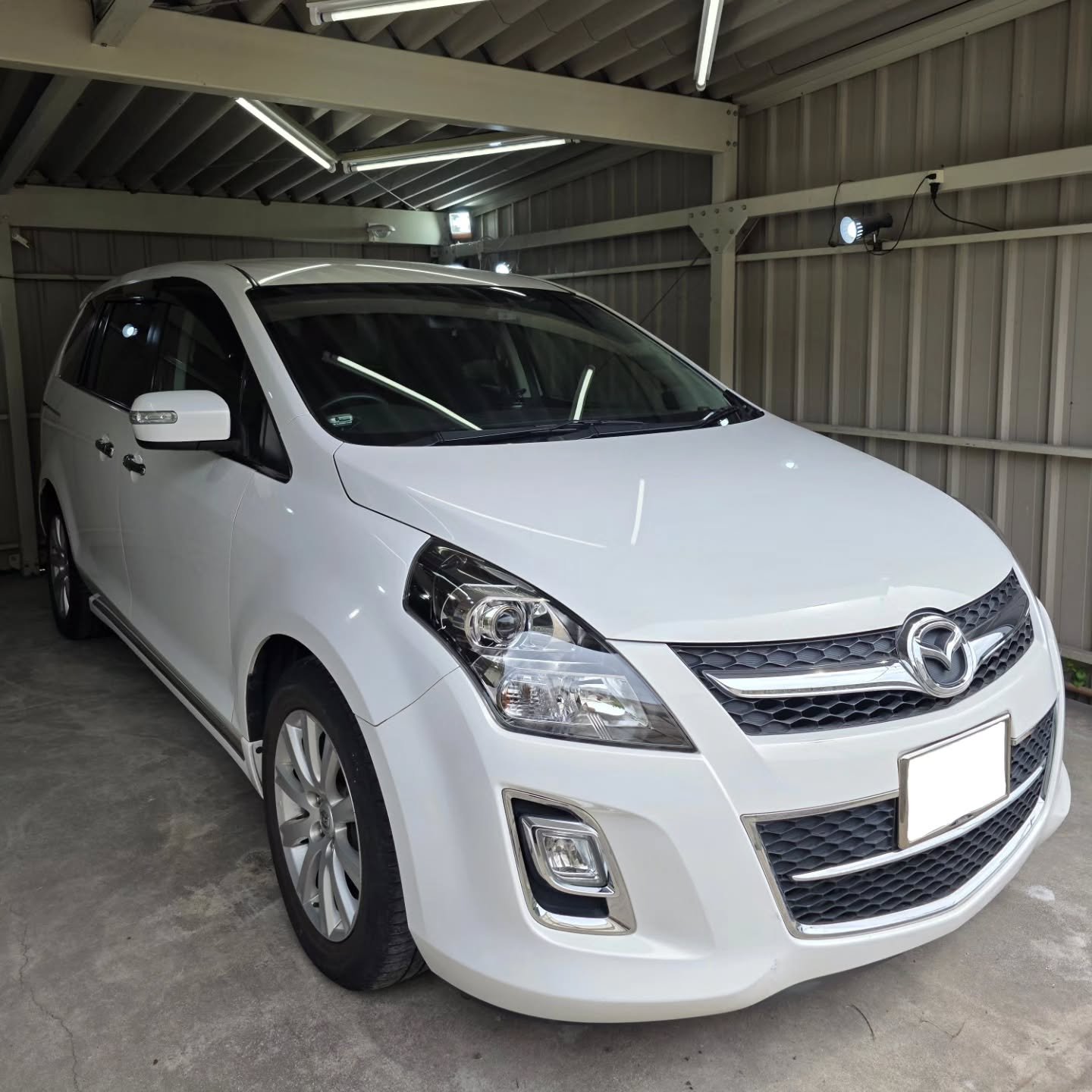 ヘッドライトリフレッシュを施工したマツダ MPV（広島県福山市）