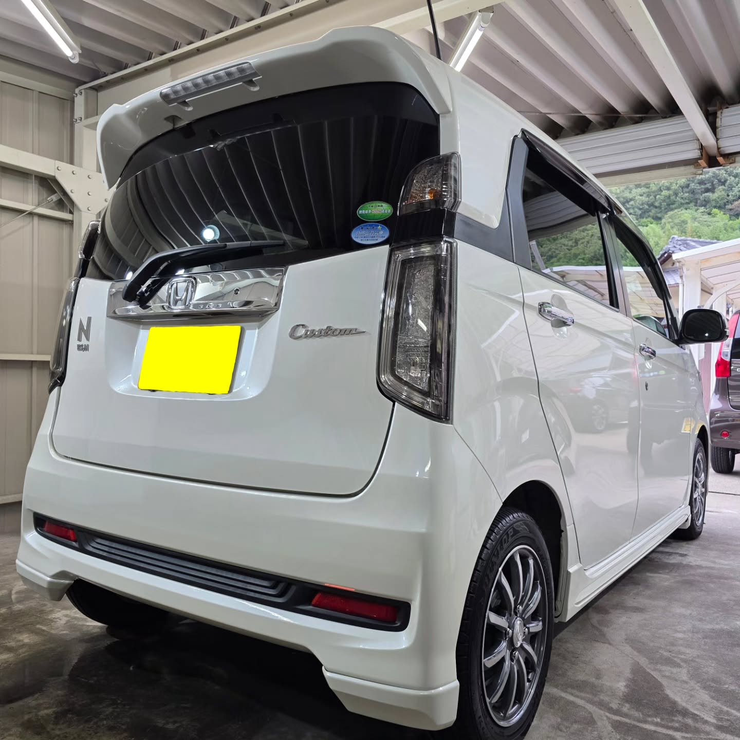 軽研磨と簡易セラミックシーラントを施工したホンダ N-WGNのリア