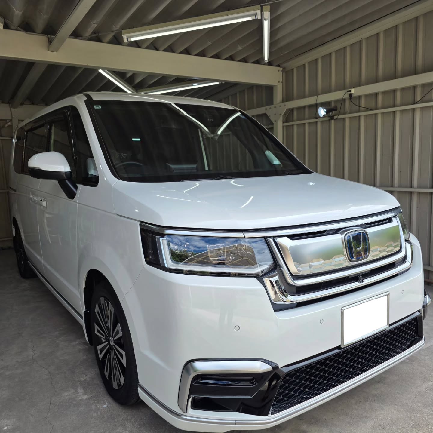 研磨とワンラップコートを施工したホンダ ステップワゴンスパーダ（広島県福山市）