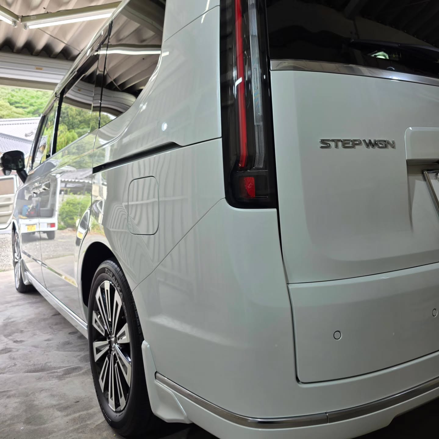 ワンラップコート施工後のホンダ ステップワゴンスパーダのリアフェンダー